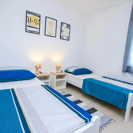 Apartament Family Peroj